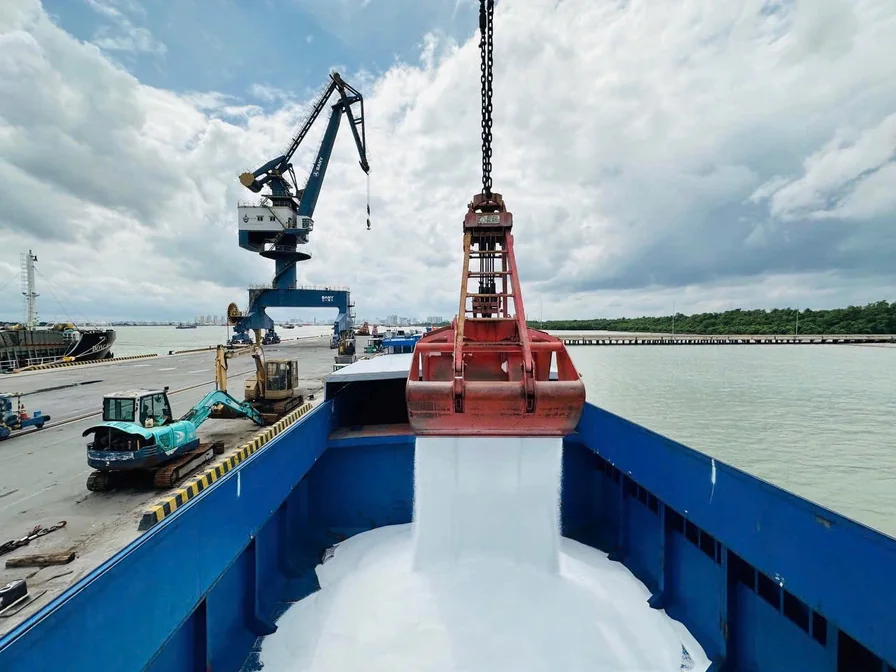 Fertilizer Shipments cargo operation
